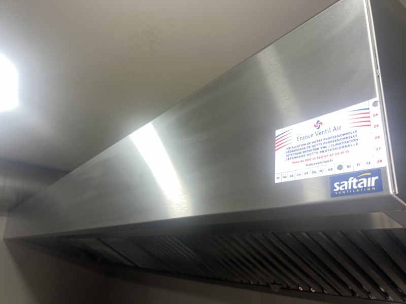 Dégraissage, Nettoyage et Entretien hotte de cuisine professionnelles dans le Var 83( Toulon, saint Tropez, Frejus/st Raphaël)