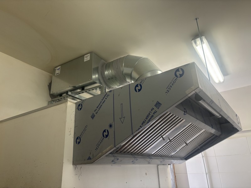 Installation de Hotte Aspirante Professionnelle – Toulon, Nice, Fréjus, Saint-Tropez