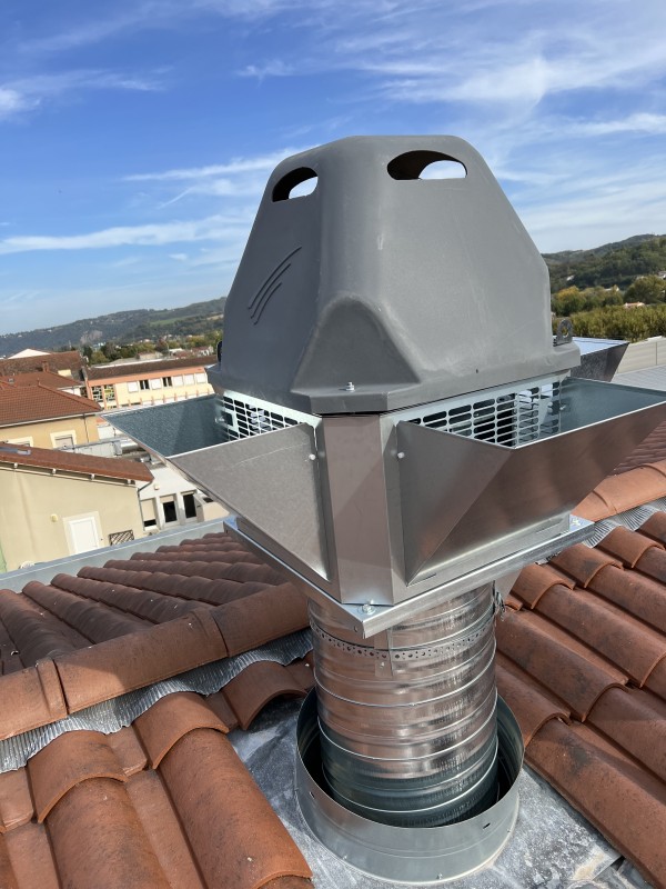 Changement et remplacement moteur de hotte professionnelle à sainte tropez, sainte Maxime, Grimaud, la Londe les maures et dans le var 83 
