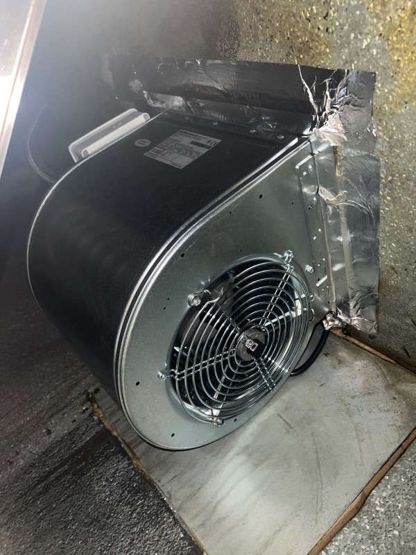 Changement moteur escargot, Tourelle d’extraction en toiture ou moteur caisson pour hotte aspirante professionnelle à Toulon, Fréjus/ St Raphaël et dans le var 83