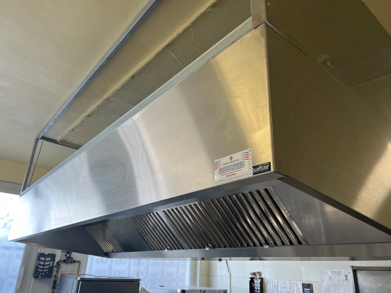 VENTE ET INSTALLATION HOTTE ASPIRANTE PROFESSIONNELLE, Moteur Tourelle, escargot ou caisson, charbon actif à Toulon, Frejus et dans le Var 83 