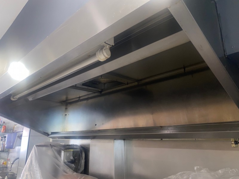 Nettoyage et maintenance de système d’extraction d’air (hotte de cuisine, Vmc, climatisation) à Frejus St Raphaël 83