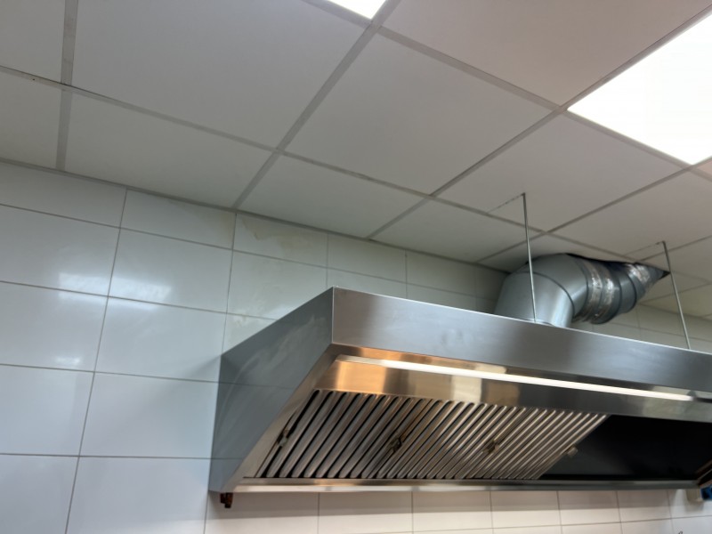 Nettoyage hotte de cuisine professionnelle à Toulon, la Seyne sur mer, Six-Fours  les Plages, saint Tropez, Frejus/ St Raphaël et dans le Var 83