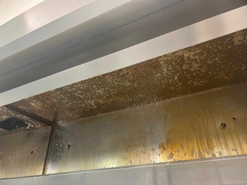 Dégraissage et nettoyage hotte de cuisine professionnelle à Bormes-les-Mimosas, Cavalière, La Croix Valmer, St tropez et dans le Var 83