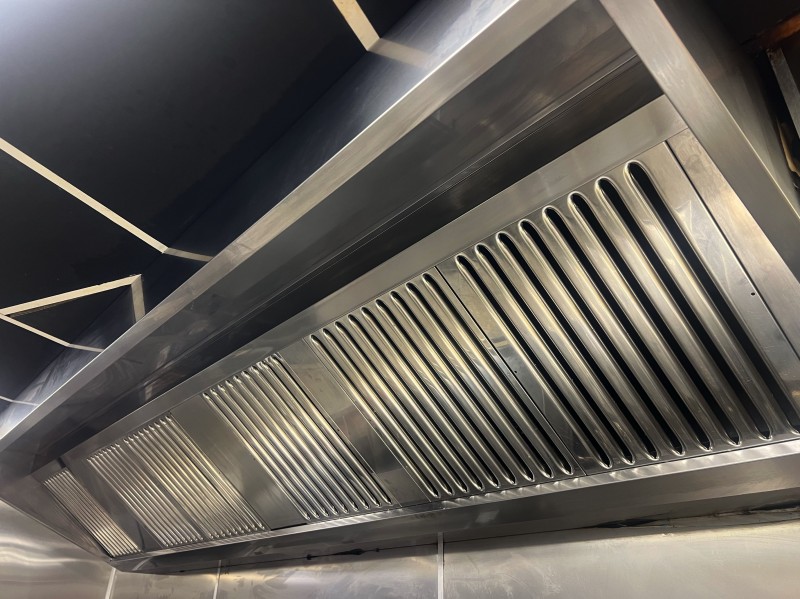 Installation, Entretien et Maintenance hotte de cuisine professionnelle à Toulon, Frejus/ St Raphaël et dans le Var 83 