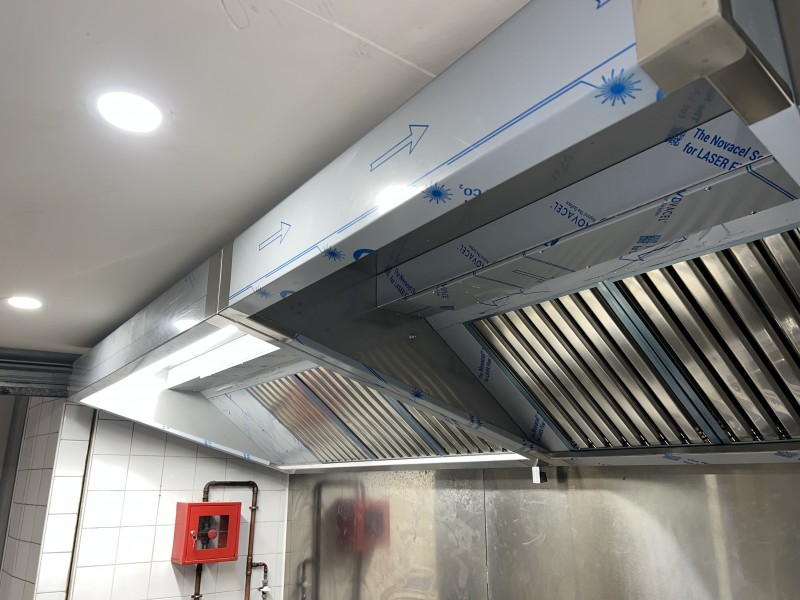 Installation hotte aspirante professionnelle à Marseille, Toulon, Fréjus / St Raphaël