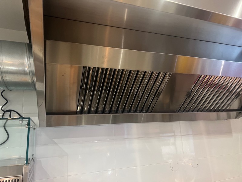 Installation et Entretien hotte professionnelle à Toulon et dans le Var 83 avec certificat 