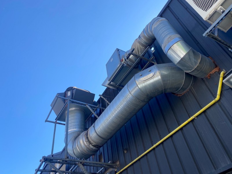 Installation, Entretien, Maintenance hotte de cuisine professionnelle à Marseille et en région PACA 13/83/06 France Ventil Air: Expert en ventilation.