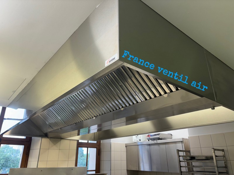Installation, Entretien et Dépannage Hotte aspirante professionnelle à St Tropez, Port-Grimaud et les alentour. 
