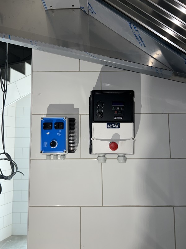 Installation hotte aspirante professionnelle à Marseille, Toulon, Fréjus / St Raphaël