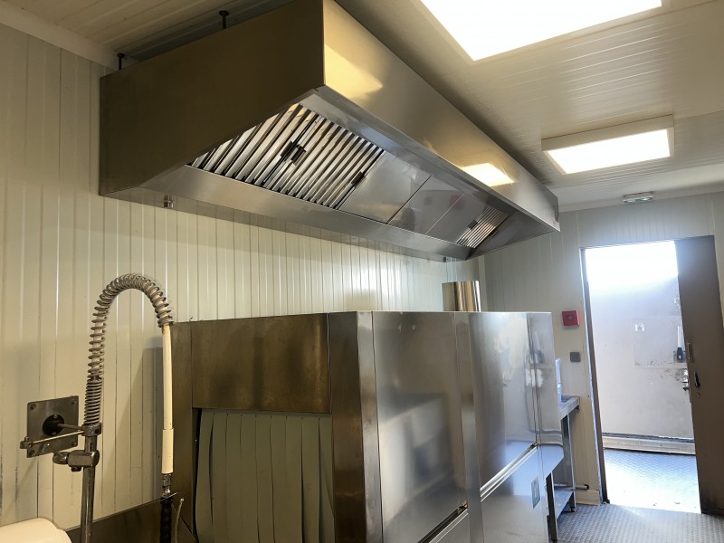 installation, Entretien et dépannage hotte de cuisine professionnelle à Toulon, Hyères, le lavandou, Bormes-les-Mimosas, St tropez, Grimaud et dans le var 83