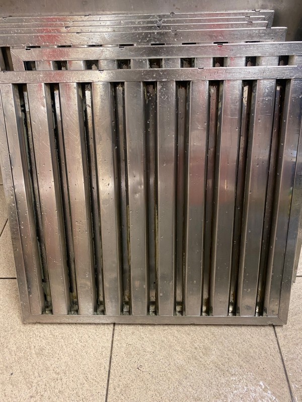 Dégraissage et nettoyage hotte de cuisine à Draguignan var 83