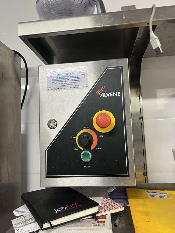 Dégraissage et nettoyage hotte professionnelle à Marseille, Aubagne, Cassis et dans les Bouches-du-Rhône 13 Tel: 04 69 00 16 59